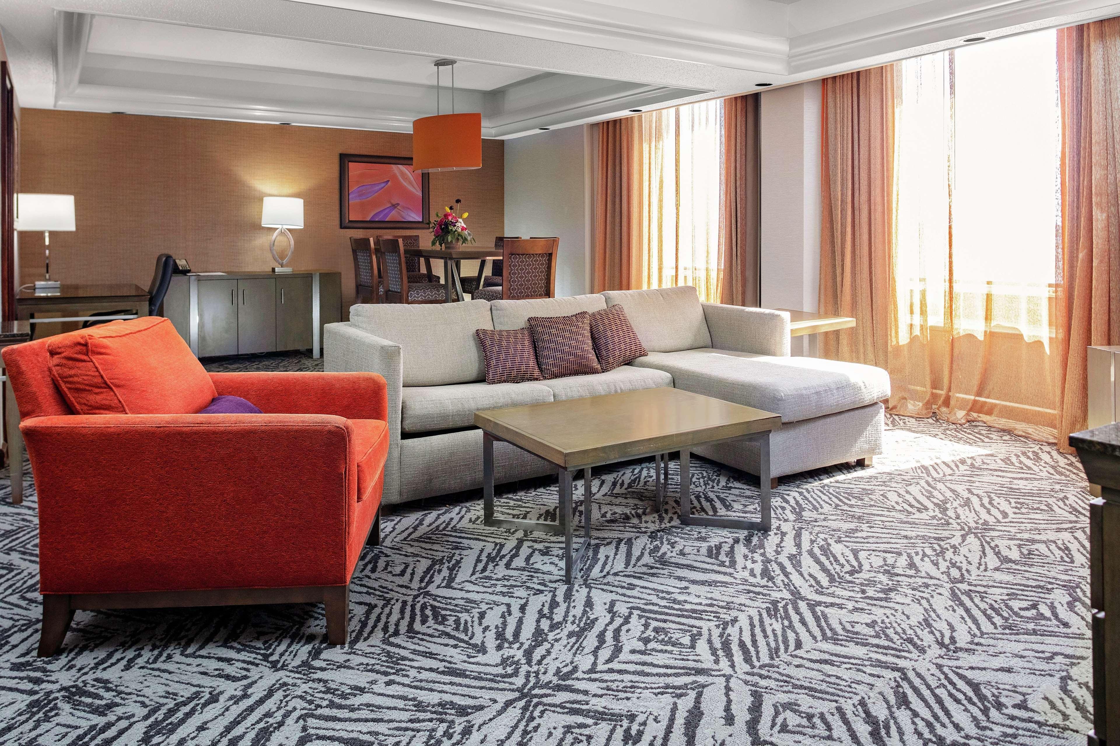 Doubletree By Hilton Hotel & Executive Meeting Center Omaha-Downtown Екстер'єр фото
