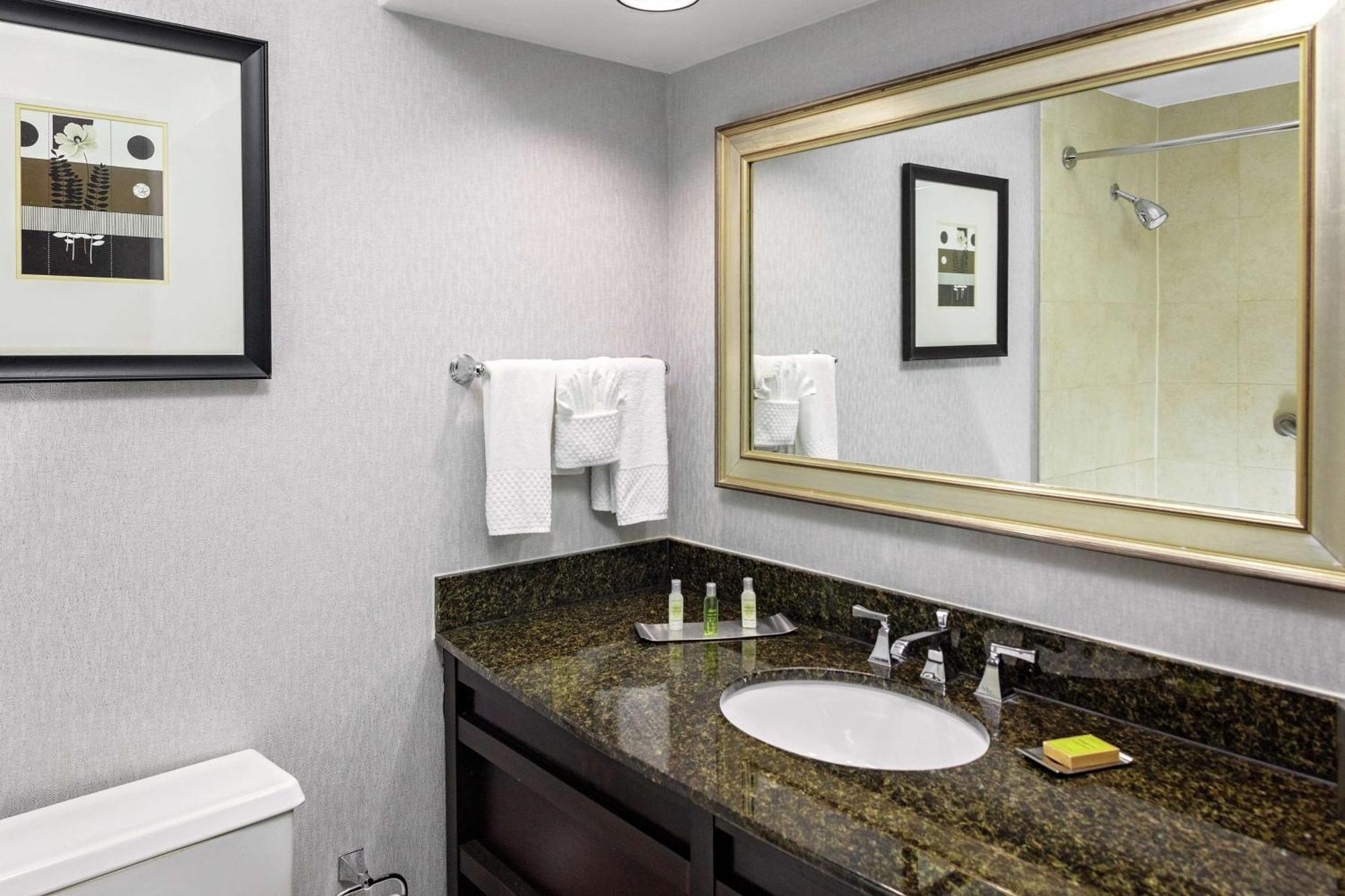 Doubletree By Hilton Hotel & Executive Meeting Center Omaha-Downtown Екстер'єр фото